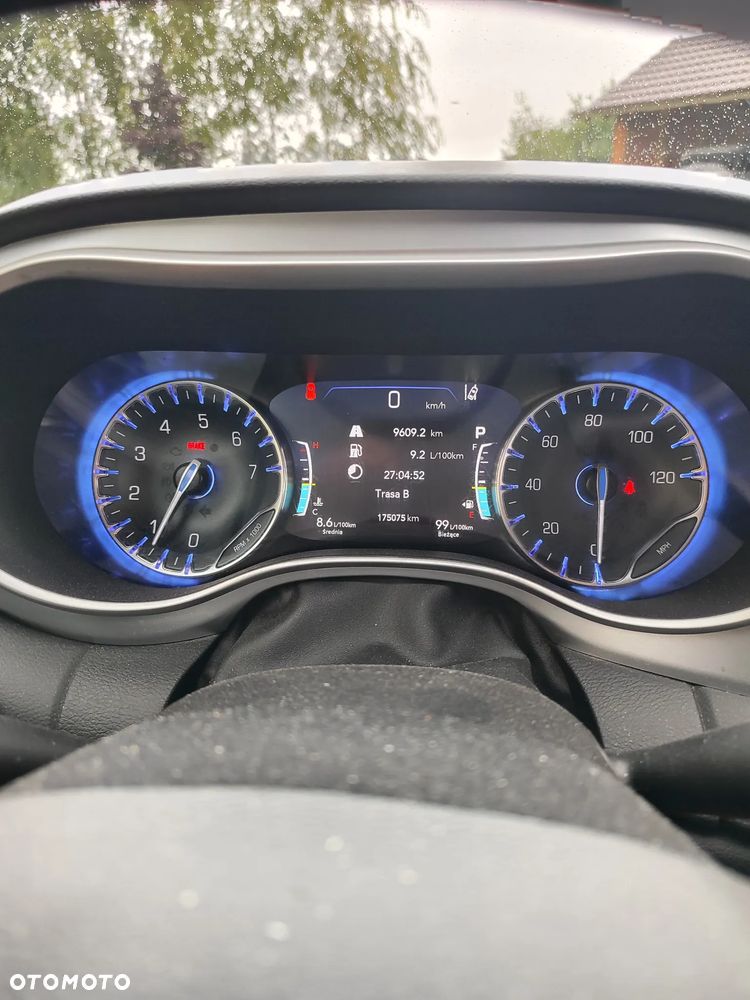 Chrysler Pacifica - 7