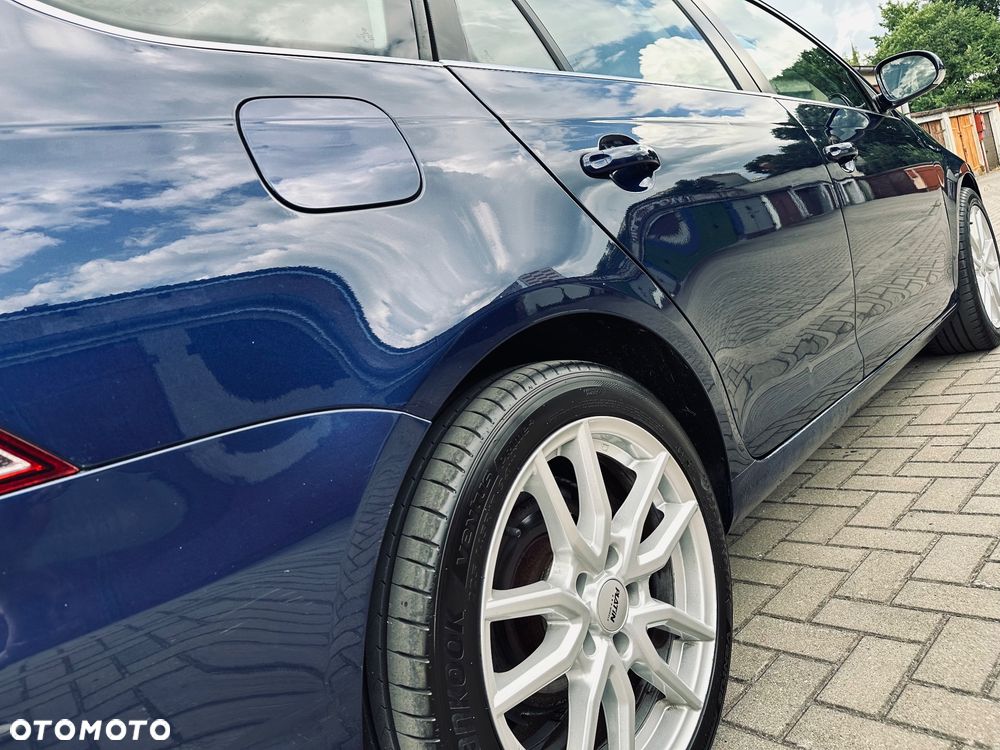 Volkswagen Golf 1.6 TDI DPF Highline - 14