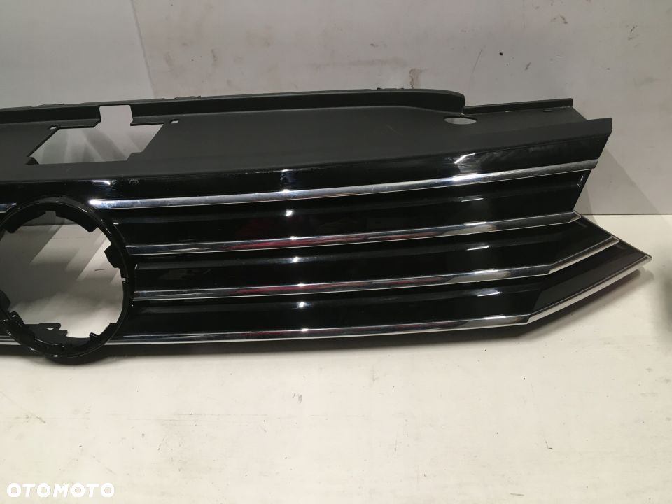 VW PASSAT B8 BLUEmotion GRILL ATRAPA 3G0853651B - 3