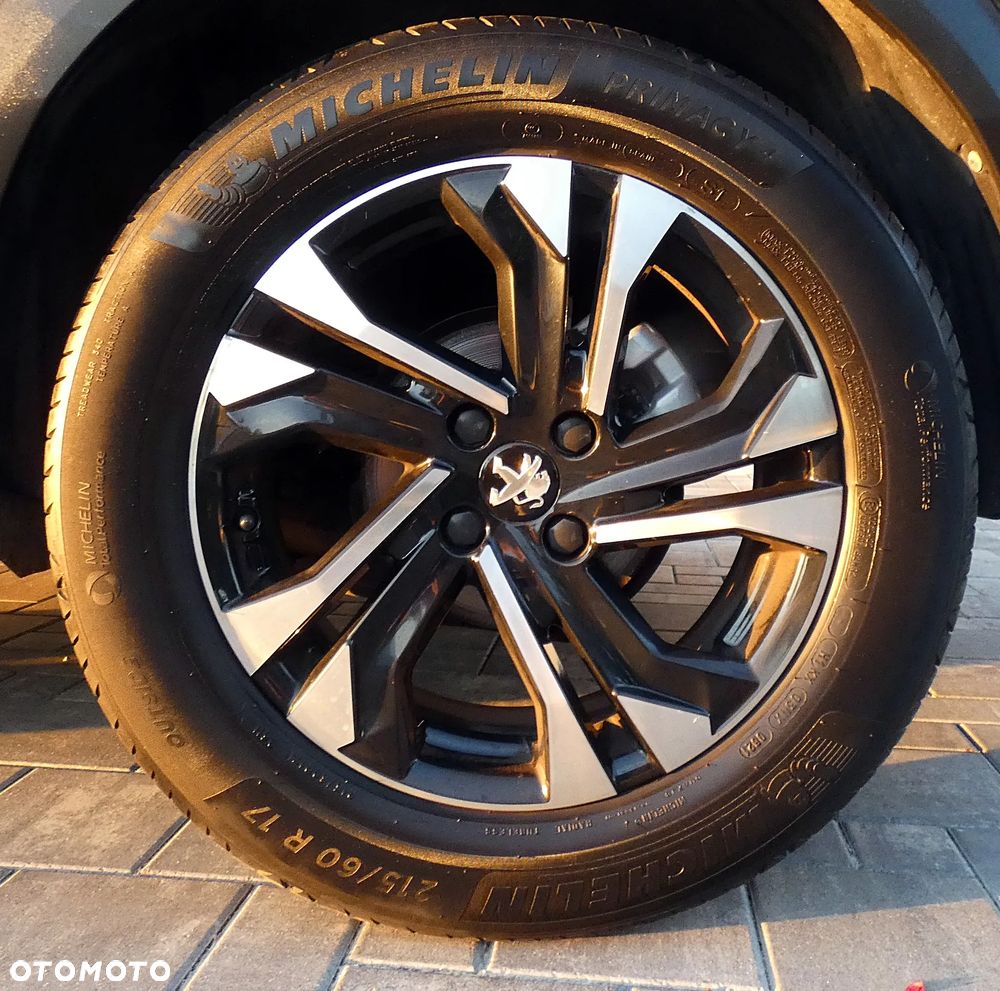Peugeot 2008 1.2 PureTech Allure S&S EAT8 - 21