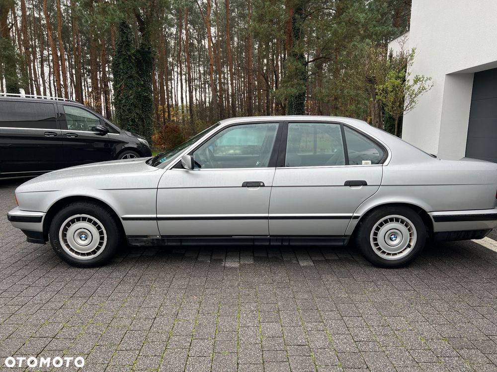 BMW Seria 5 520i - 7