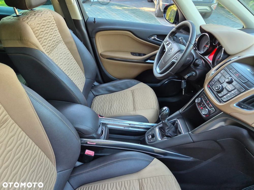Opel Zafira Tourer 1.4 Turbo Business Edition - 23