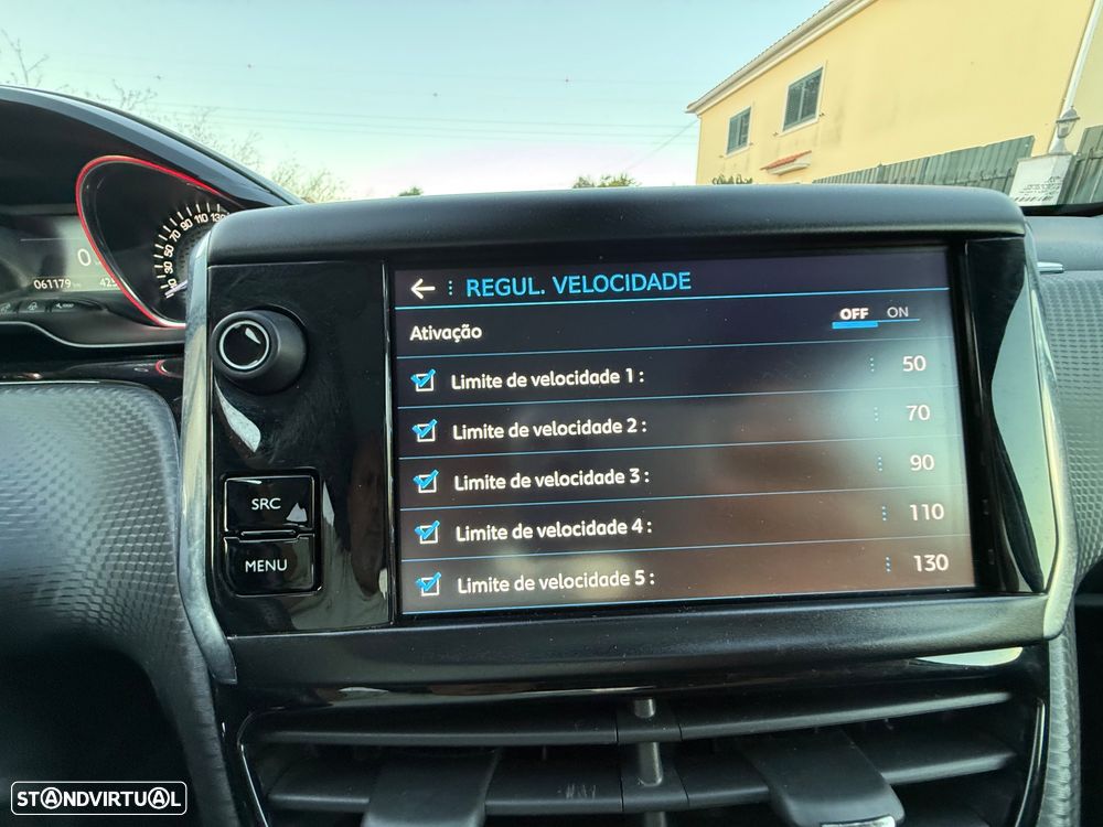 Peugeot 2008 1.2 PureTech GT Line EAT6 - 32