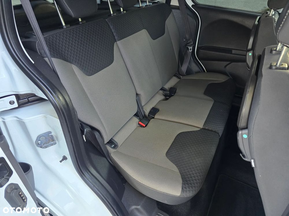 Ford Tourneo Courier 1.5 TDCi Titanium - 24