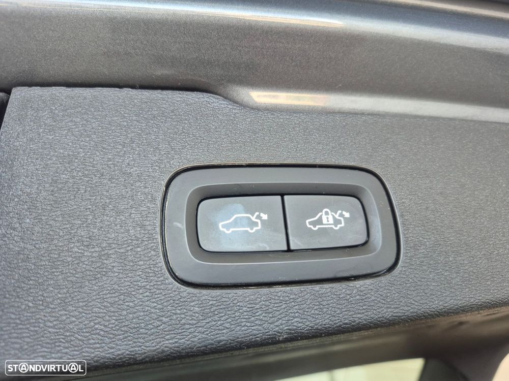 Volvo V60 2.0 B4 Inscription Geartronic - 33