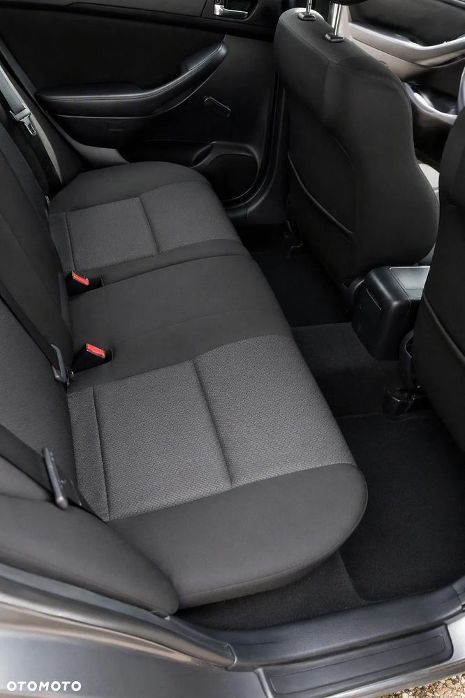 Toyota Avensis 2.0 D-4D Sol - 17