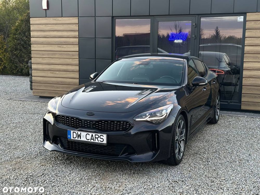 Kia Stinger - 1