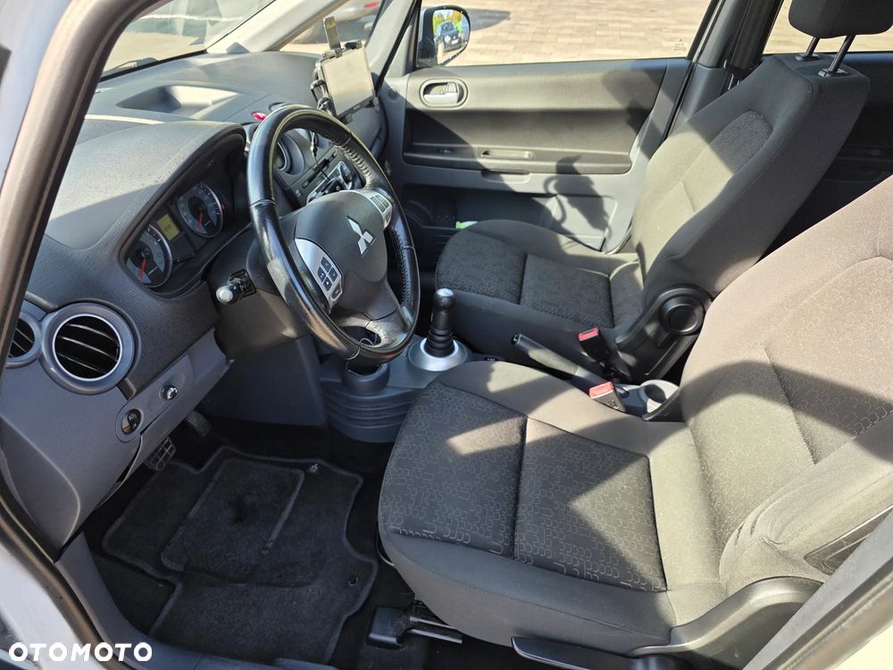 Mitsubishi Colt - 12