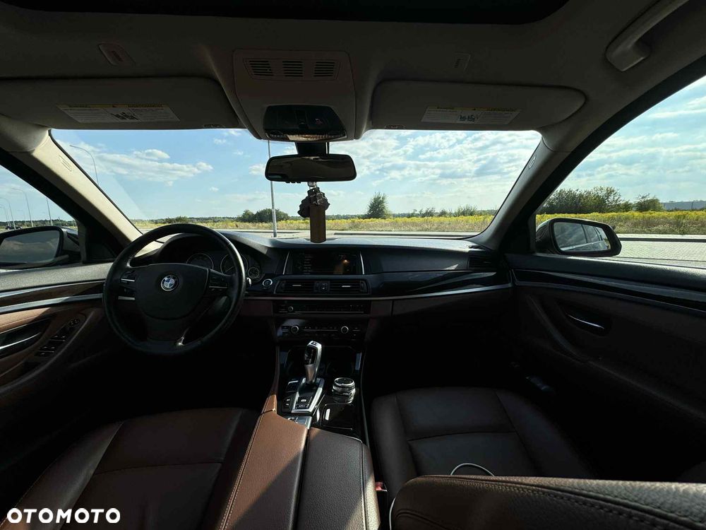 BMW Seria 5 528i xDrive - 20