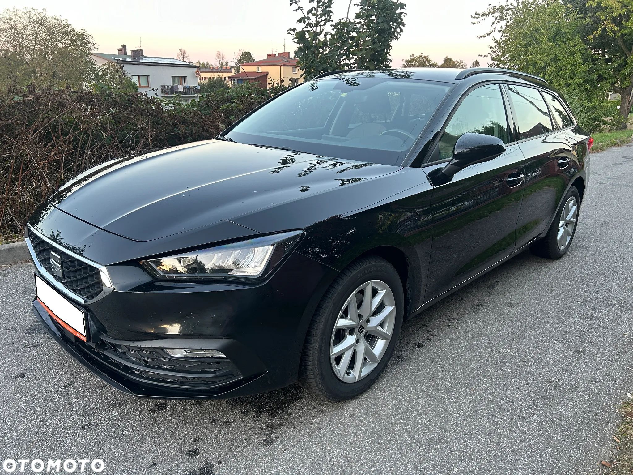 Seat Leon Sportstourer 1.0 eTSI OPF DSG Style - 1