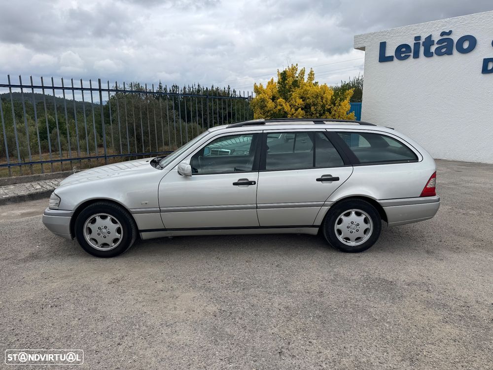 Mercedes-Benz C 220 D Elegance - 23
