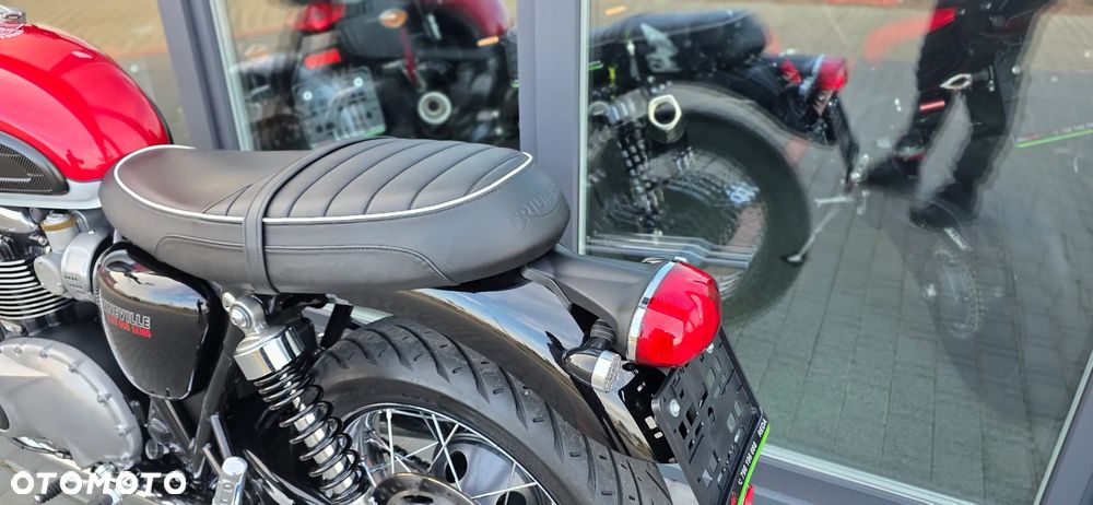 Triumph Bonneville - 33