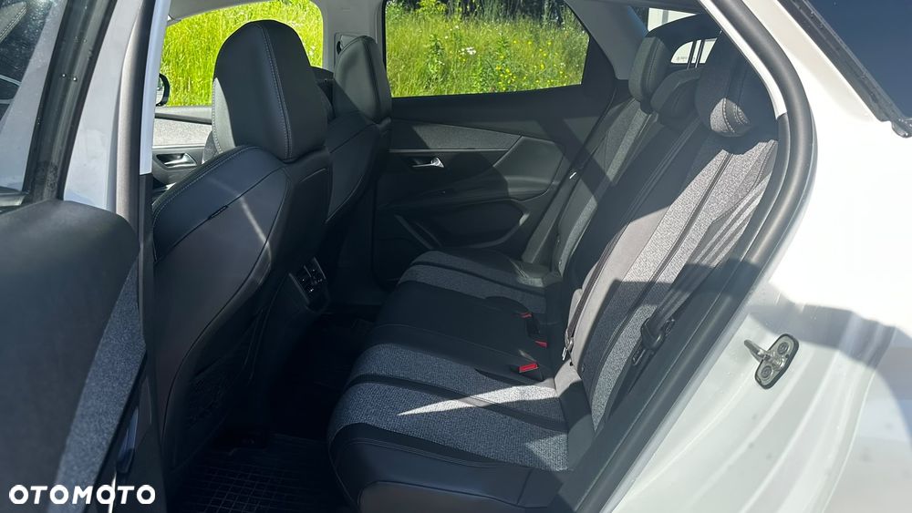 Peugeot 3008 1.2 PureTech Allure S&S - 6