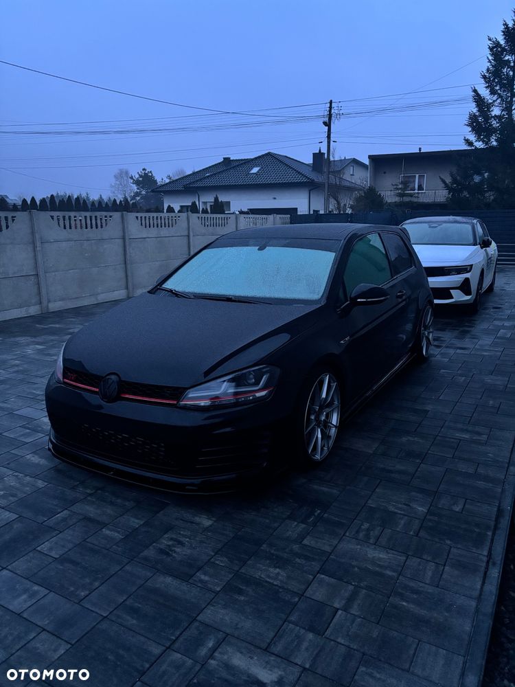Volkswagen Golf - 12