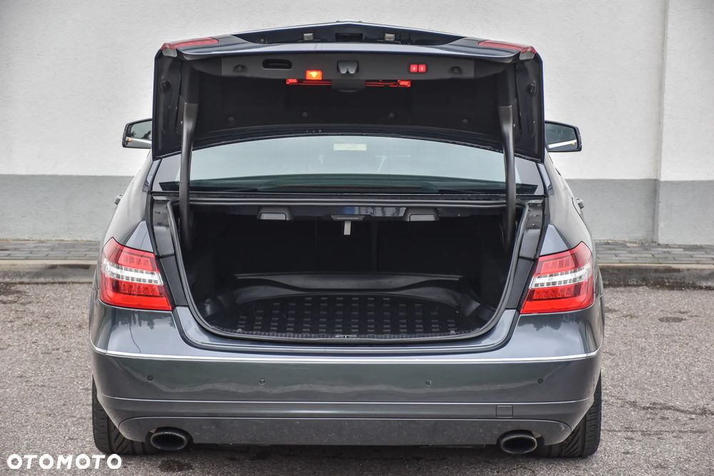 Mercedes-Benz Klasa E 350 CDI DPF 4Matic BlueEFFICIENCY 7G-TRONIC Avantgarde - 40