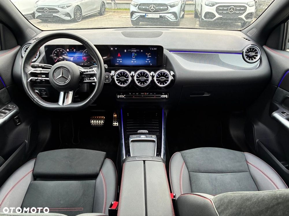 Mercedes-Benz GLA - 9