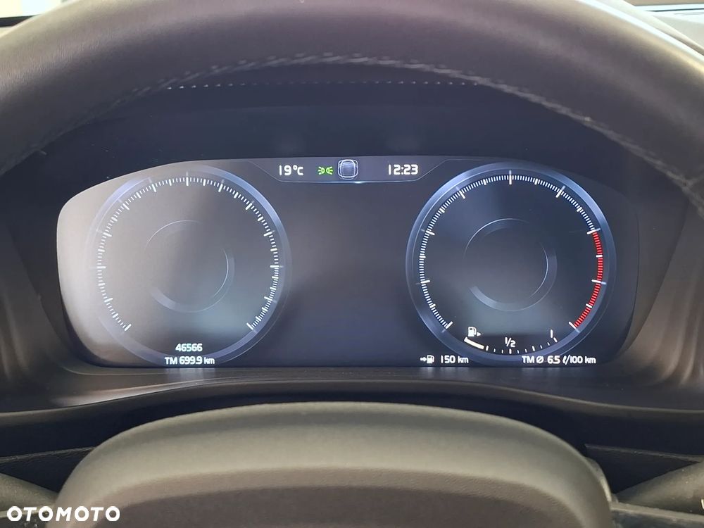 Volvo XC 40 T3 - 16