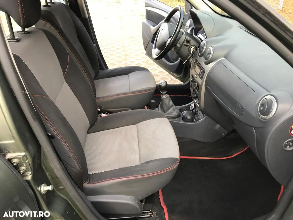 Dacia Duster 1.5 dCi 4x4 Prestige - 6