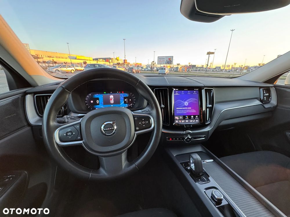 Volvo XC 60 D4 Momentum Pro - 7