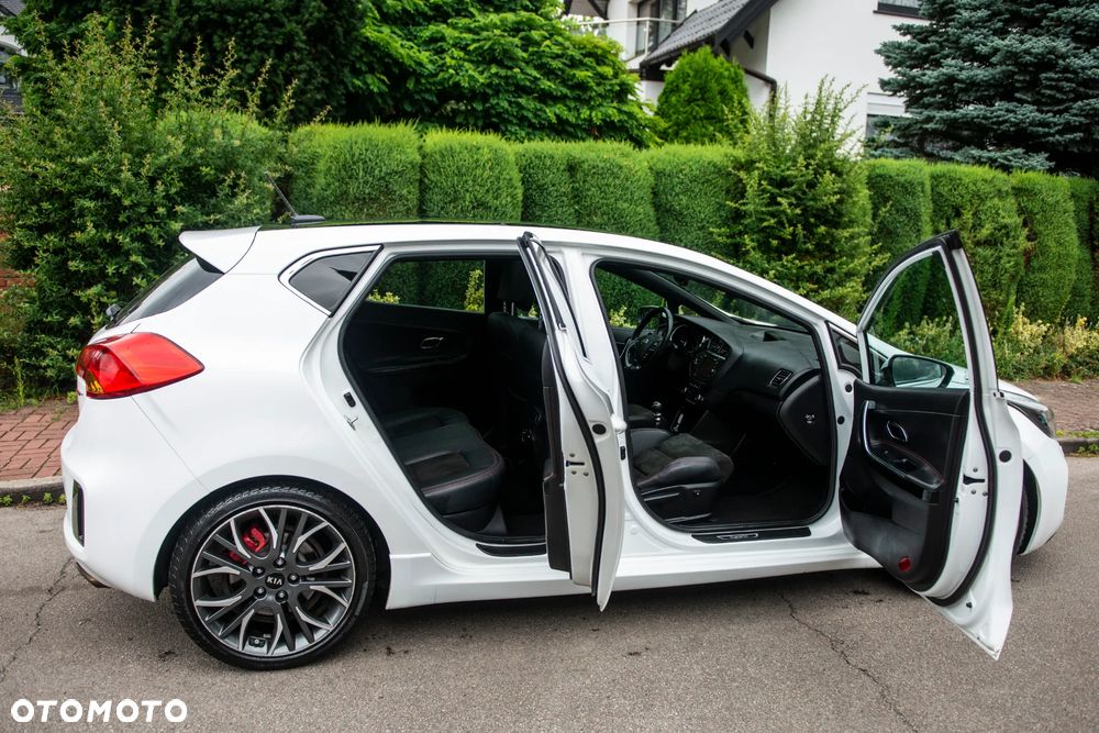 Kia Ceed 1.6 T-GDI GT - 8