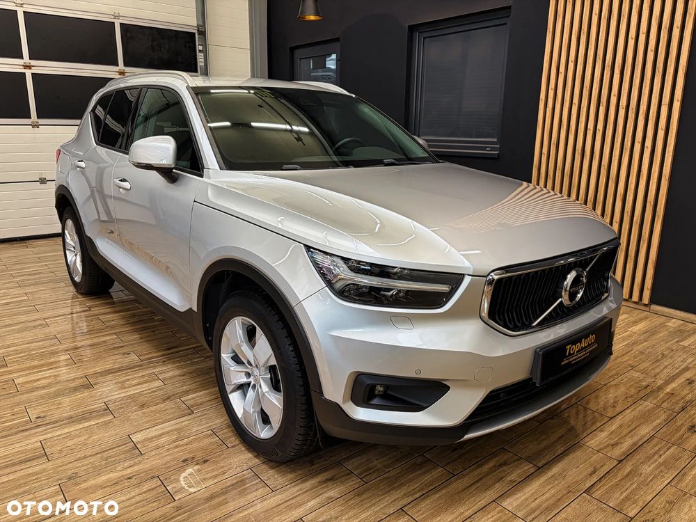 Volvo XC 40 D4 SCR AWD Momentum - 4