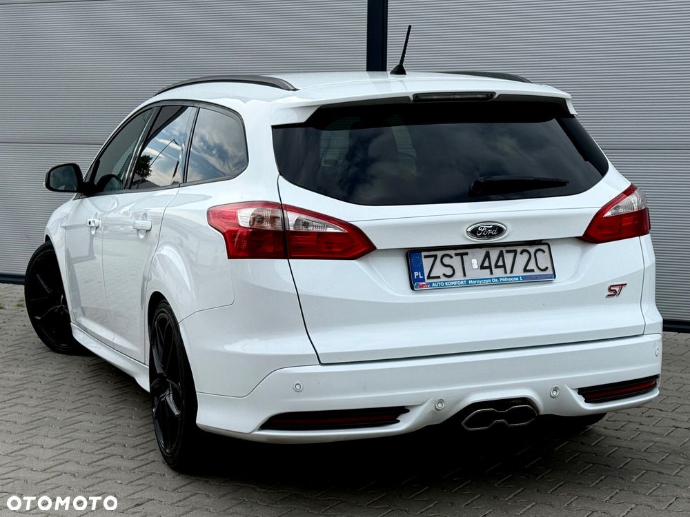 Ford Focus 2.0 EcoBoost ST mit Leder-Sport-Paket - 18