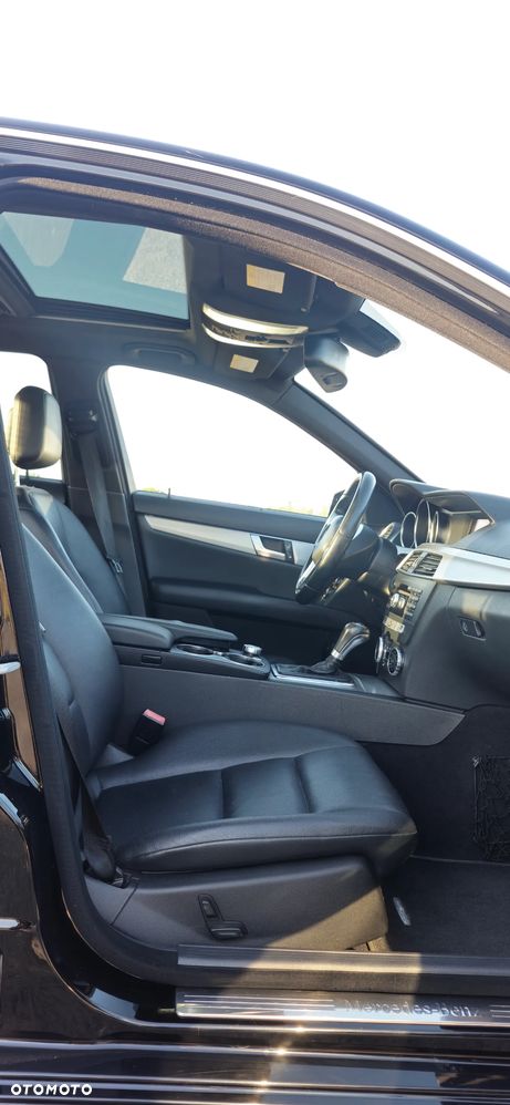 Mercedes-Benz Klasa C 250 CGI Automatik BlueEFFICIENCY SPORT EDITION - 12