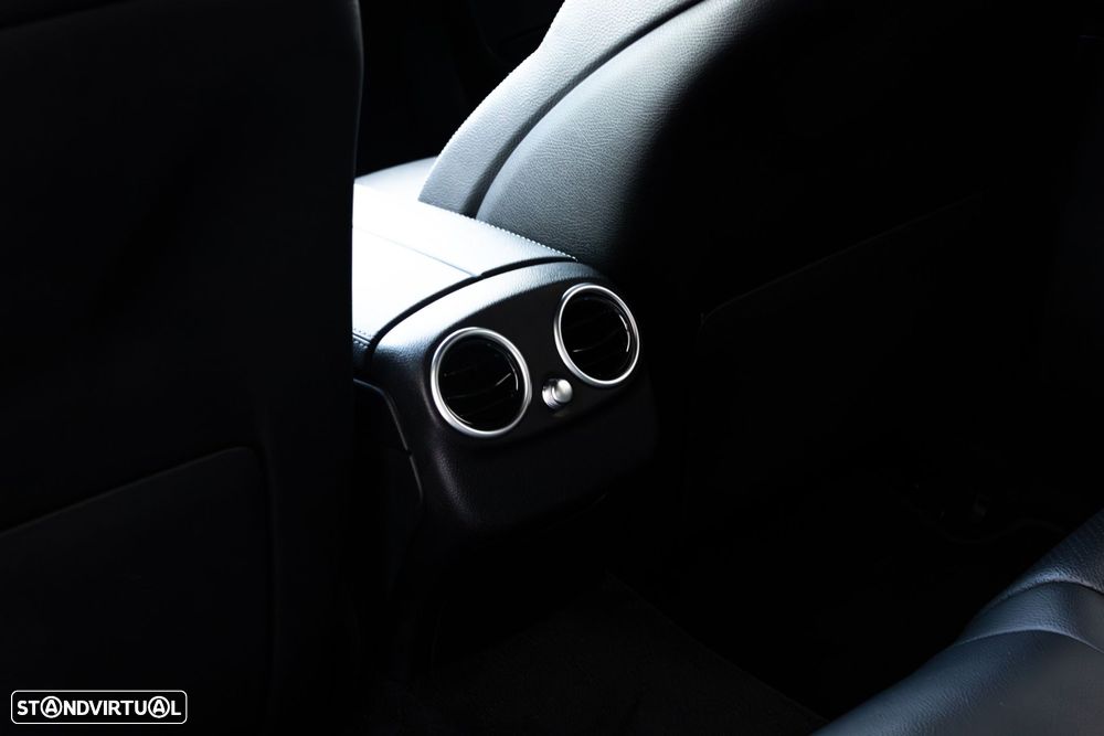 Mercedes-Benz C 300 de AMG Line - 29