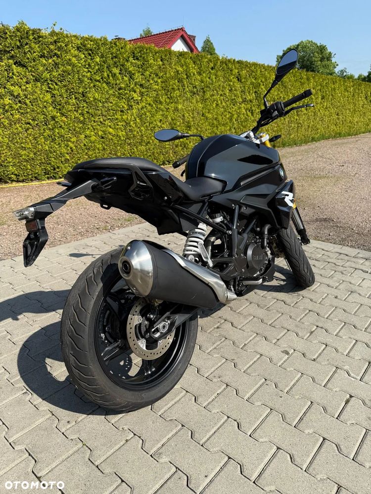 BMW G - 7