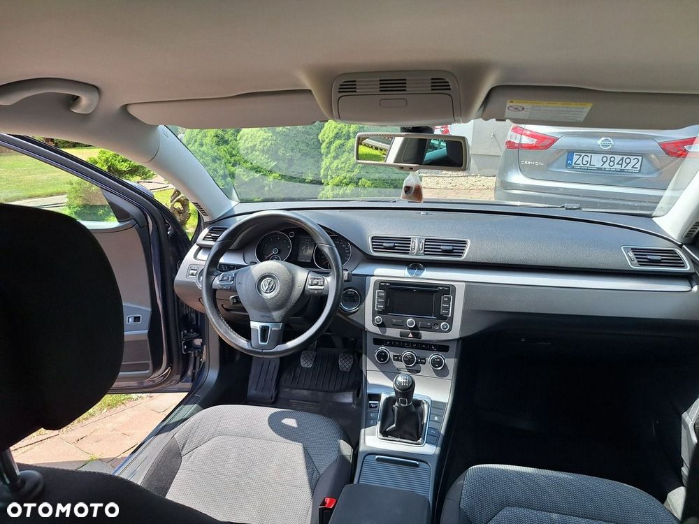 Volkswagen Passat - 17