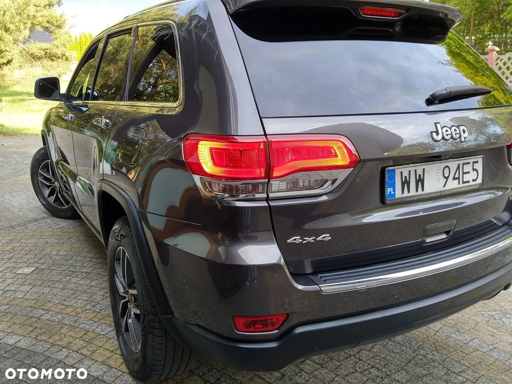 Jeep Grand Cherokee - 18