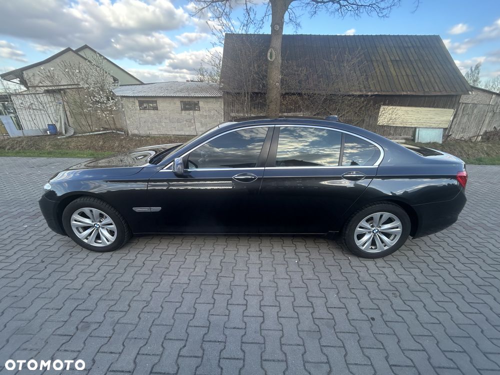 BMW Seria 7 740d - 8