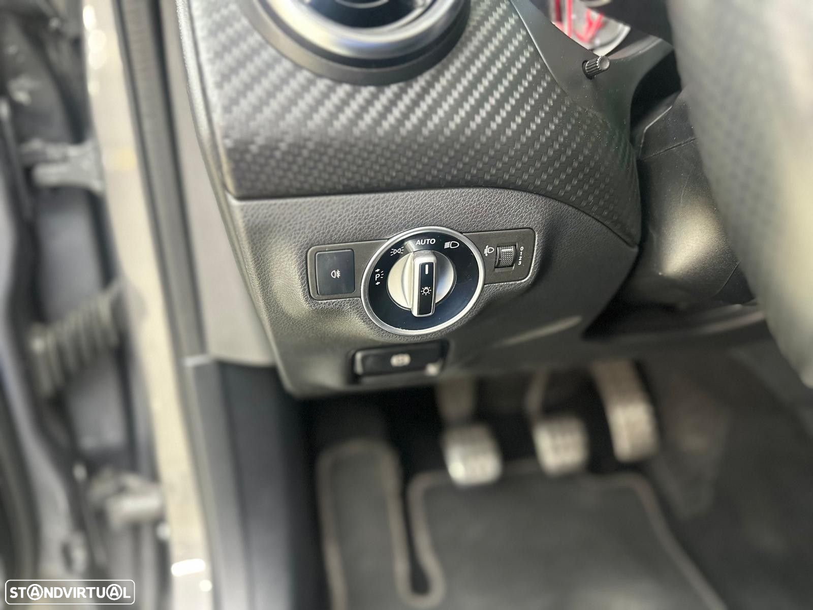 Mercedes-Benz A 180 AMG Line - 26