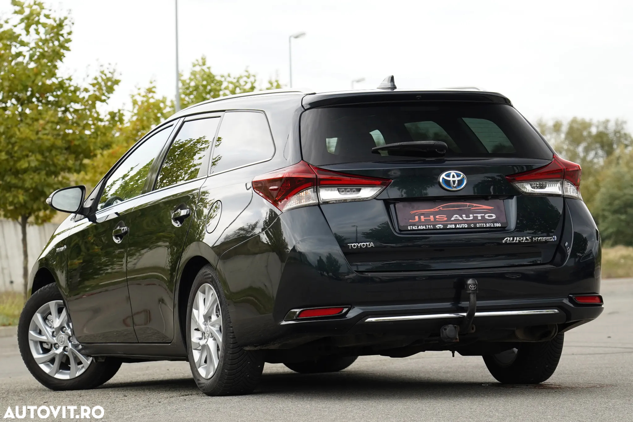 Toyota Auris 1.8 L VVT-i Hybrid Sol + - 4