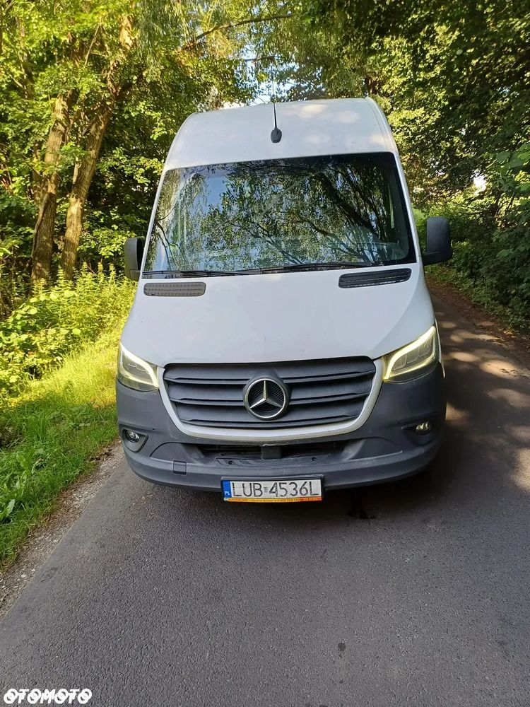 Mercedes-Benz Sprinter - 2