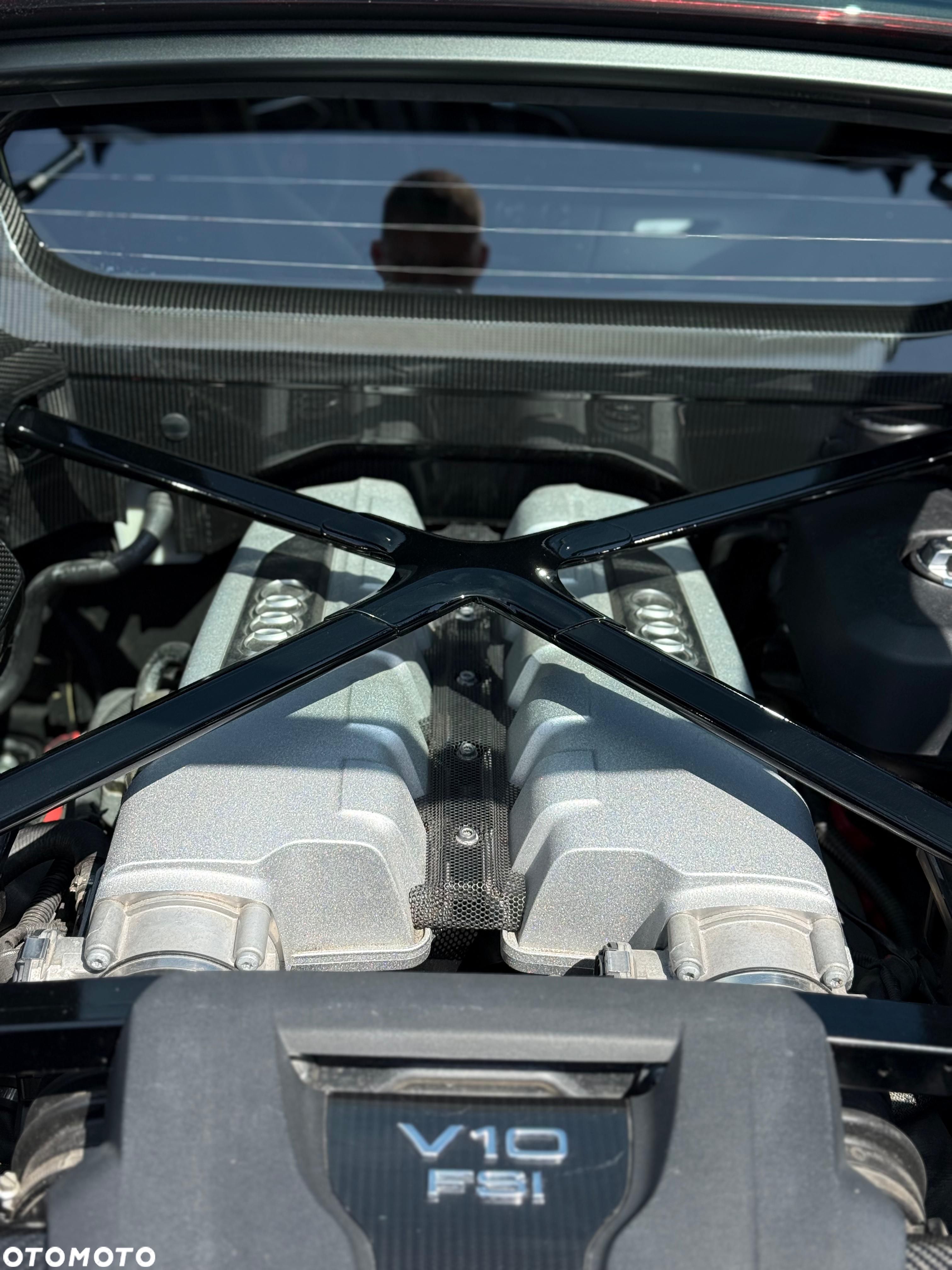 Audi R8 Coupé V10 plus 5.2 FSI quattro S tronic - 23
