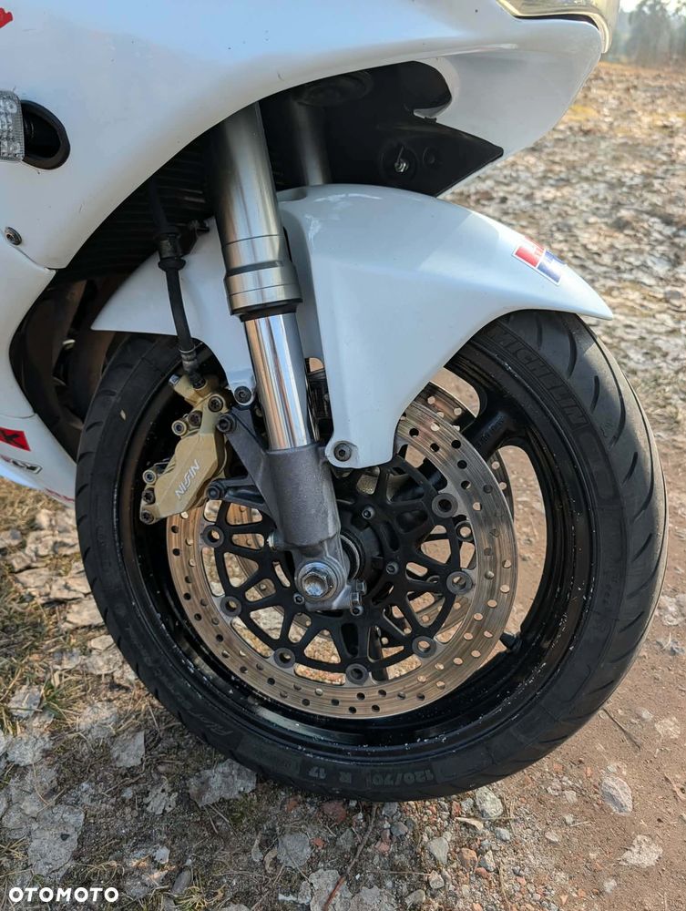 Honda CBR - 3