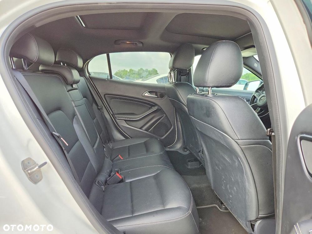 Mercedes-Benz GLA - 12