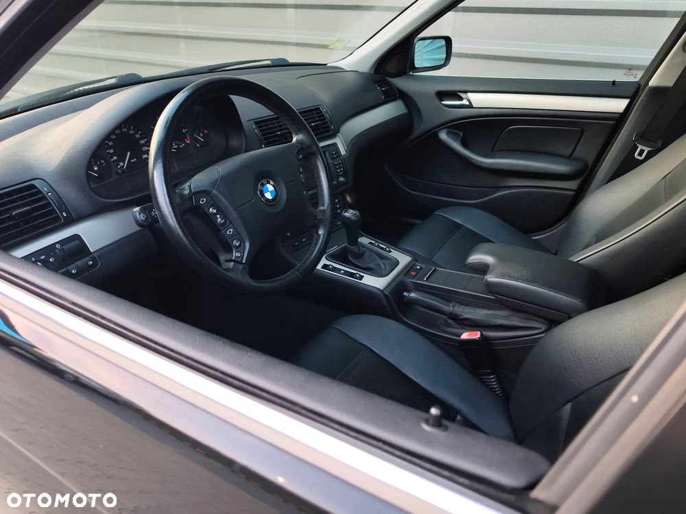 BMW Seria 3 325i Edition Exclusive - 31