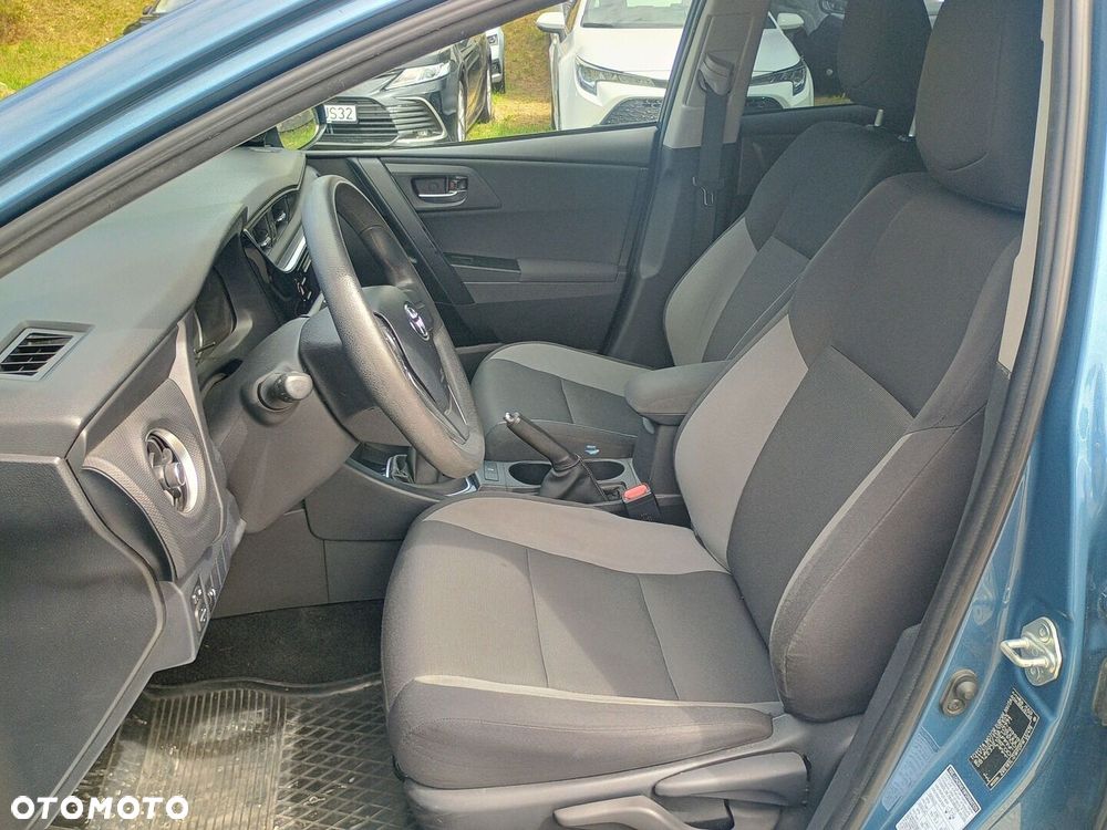 Toyota Auris - 15