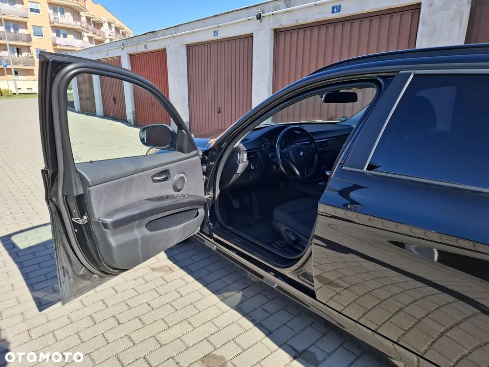 BMW Seria 3 318d DPF Edition Lifestyle - 26