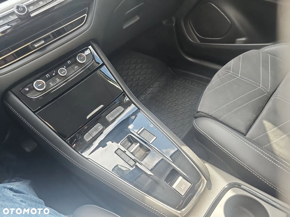 Opel Grandland X - 11