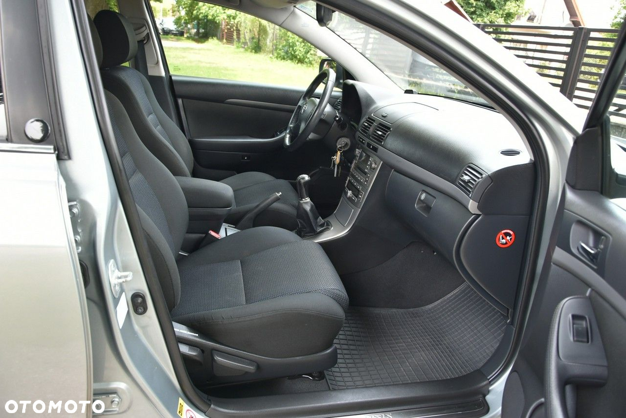 Toyota Avensis 2.0 VVT-i Sol - 10