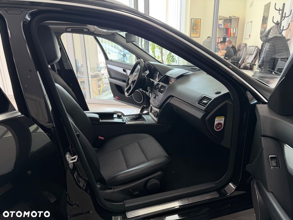Mercedes-Benz Klasa C 280 4Matic Automatik Avantgarde - 22