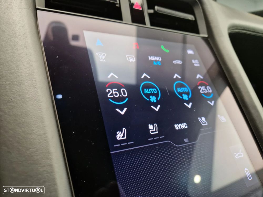 Porsche Taycan 4S - 32