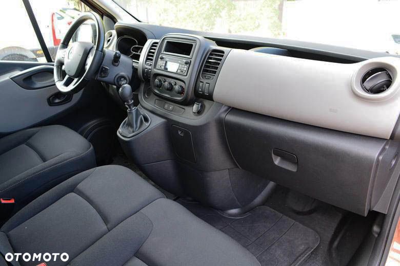 Renault Trafic Grand 1.6 dCi - 26