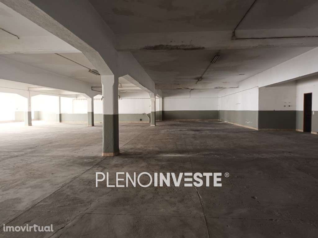 Armazém para venda ou arrendamento na Cruz de Pau - Grande imagem: 2/20