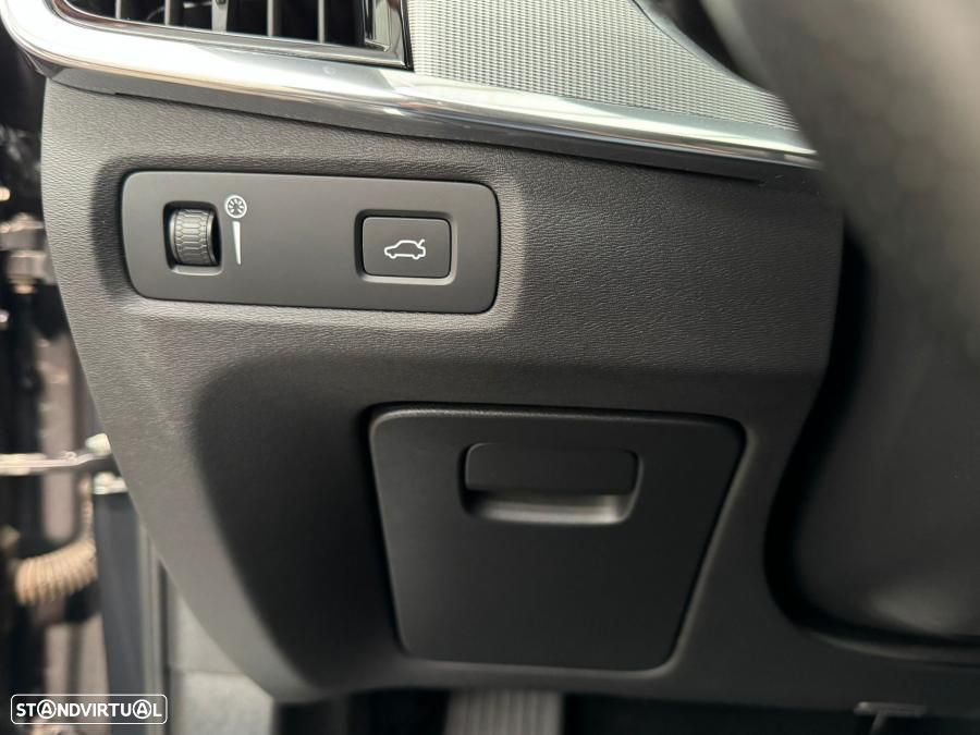 Volvo V90 2.0 D4 R-Design Geartronic - 23