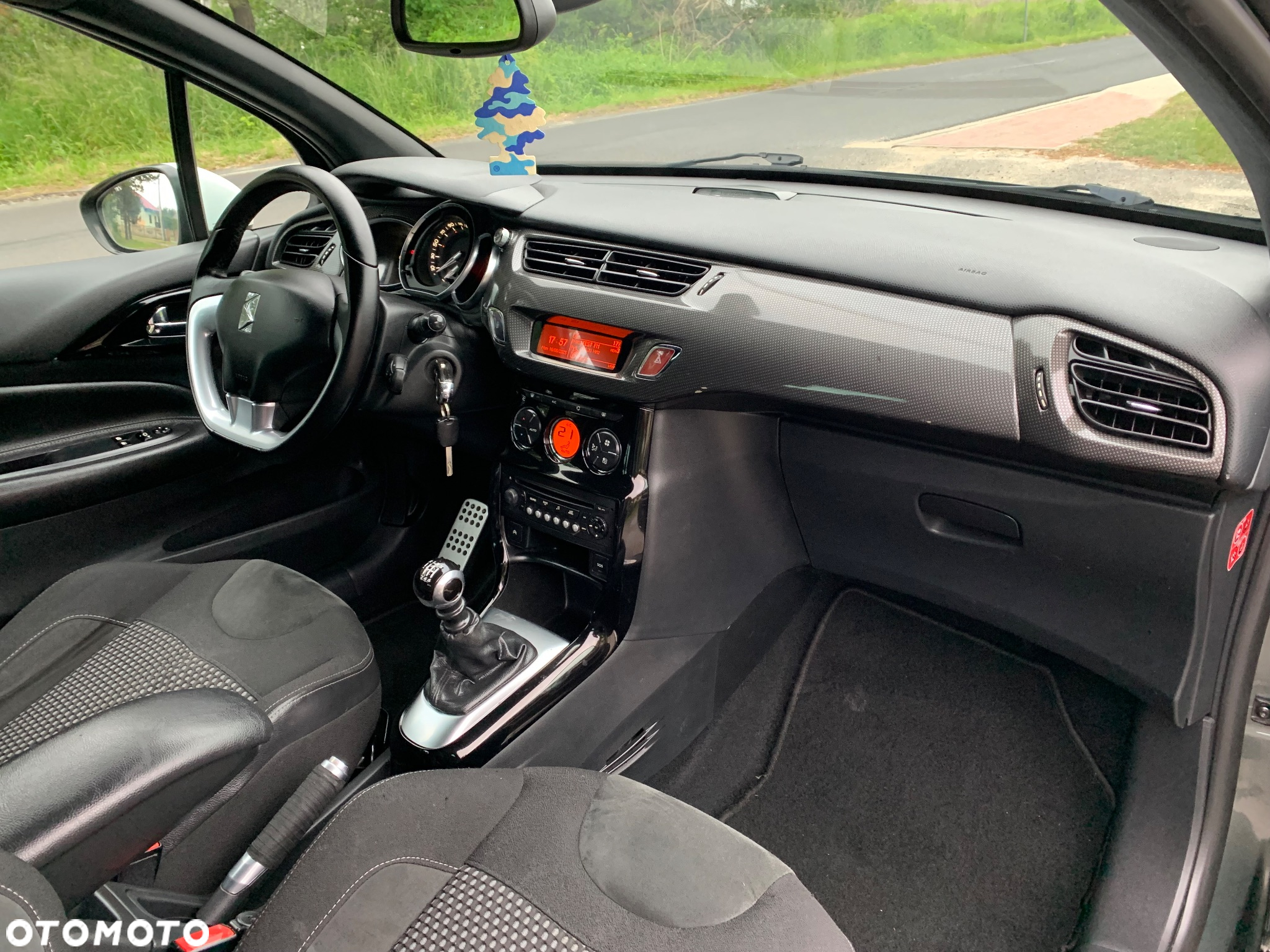 Citroën DS3 e-HDi 110 FAP SportChic - 29