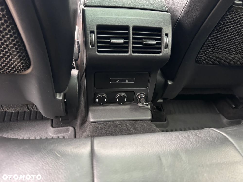 Jaguar F-Pace 2.0 i4P AWD R-Sport - 17